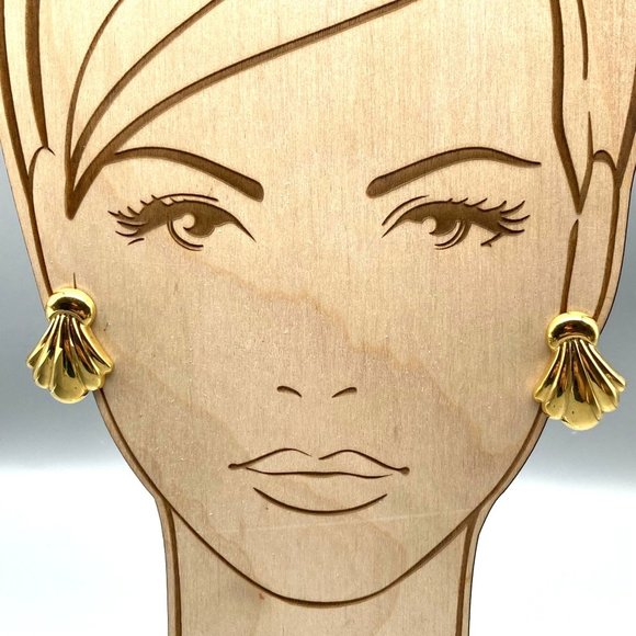 Avon 1988 Draped Fan Earrings, Gold Tone Vintage Plume, Chic Classic Clip Ons - Picture 1 of 5